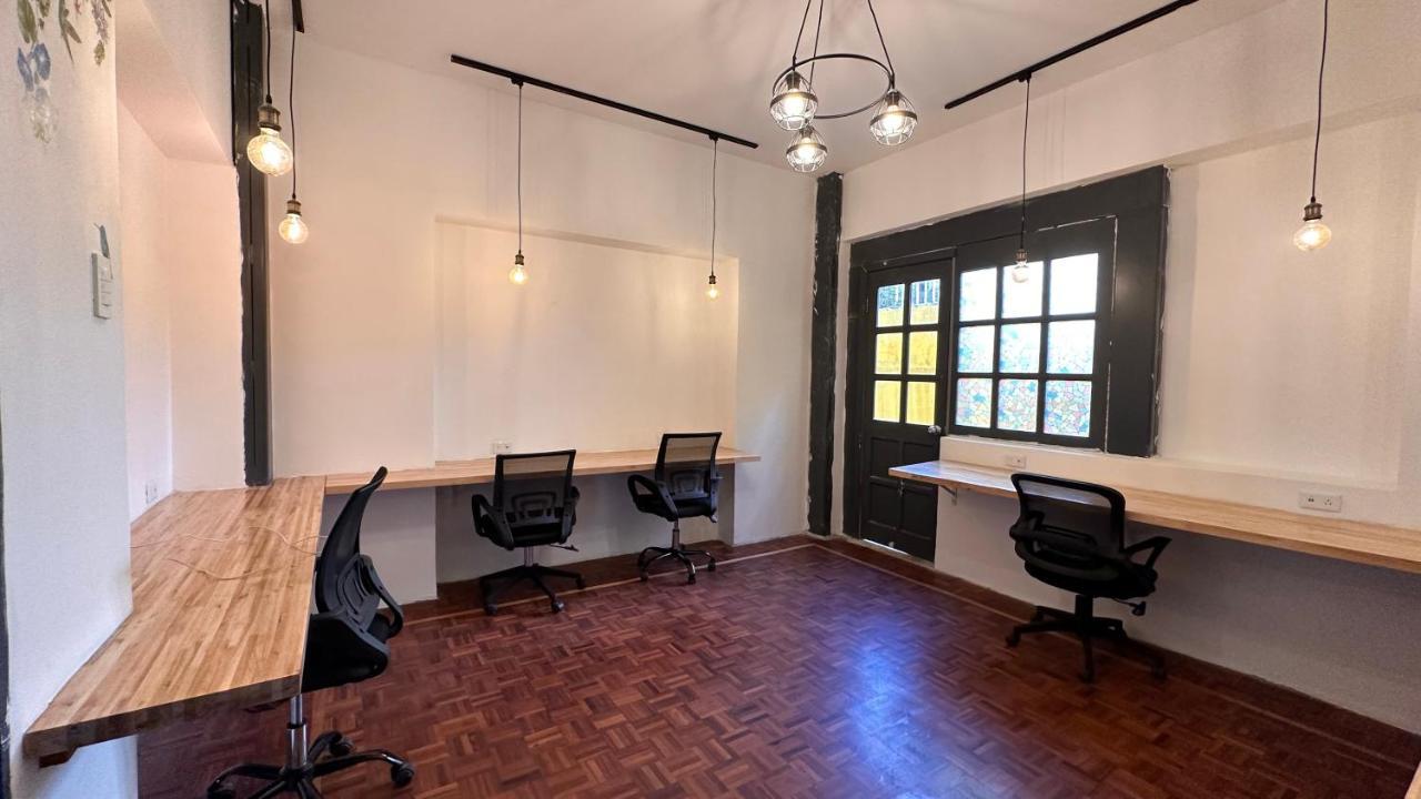 Campus Residencias Bed and Breakfast Quito Esterno foto
