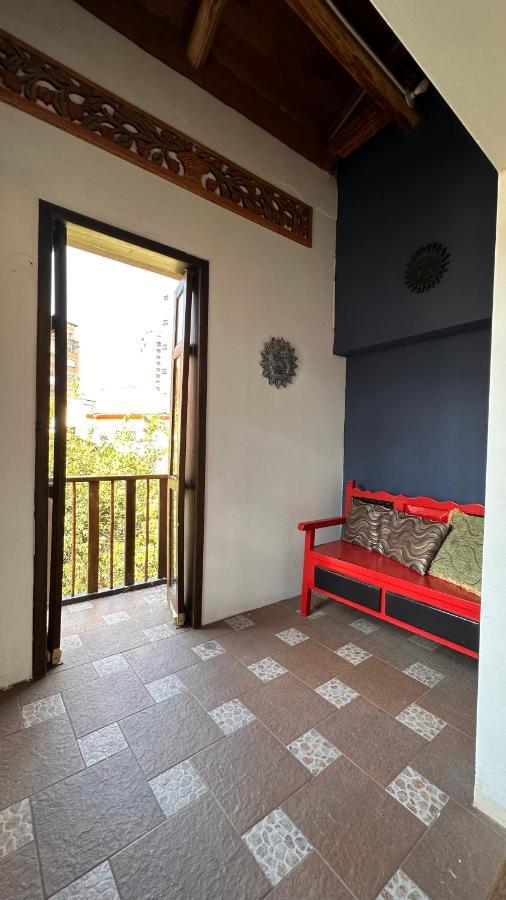 Campus Residencias Bed and Breakfast Quito Esterno foto